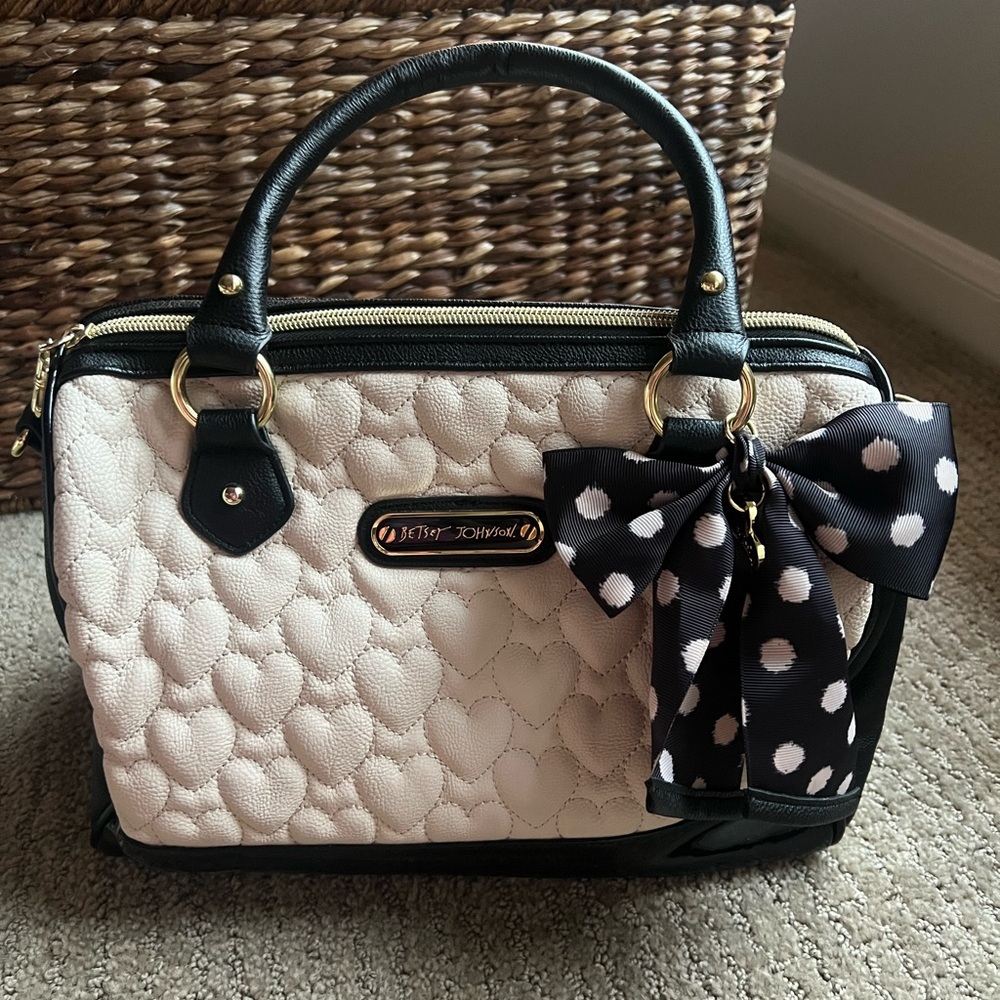 Betsy Johnson Heart Quilted Handbag/Crossbody
